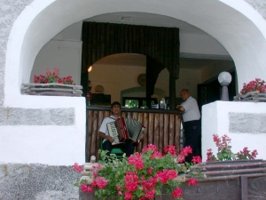 050833p2.jpg