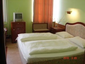 201131_room2.jpg