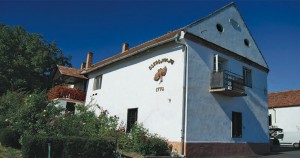 302778_pinceszet.jpg