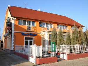 308394_Feszek_Panzio.jpg